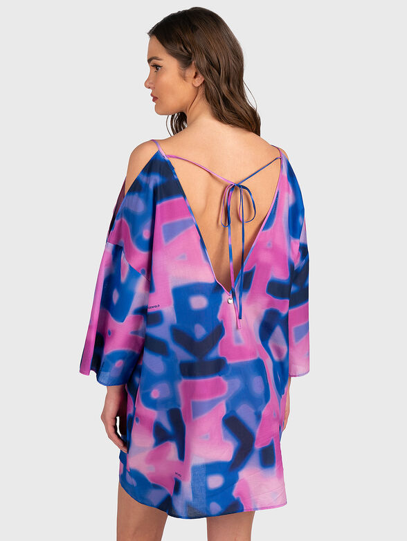 Beach dress with V-neck - 2