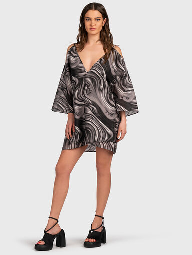 Beach dress with V-neck - 5