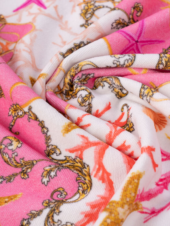 Beach towel with floral print - 2