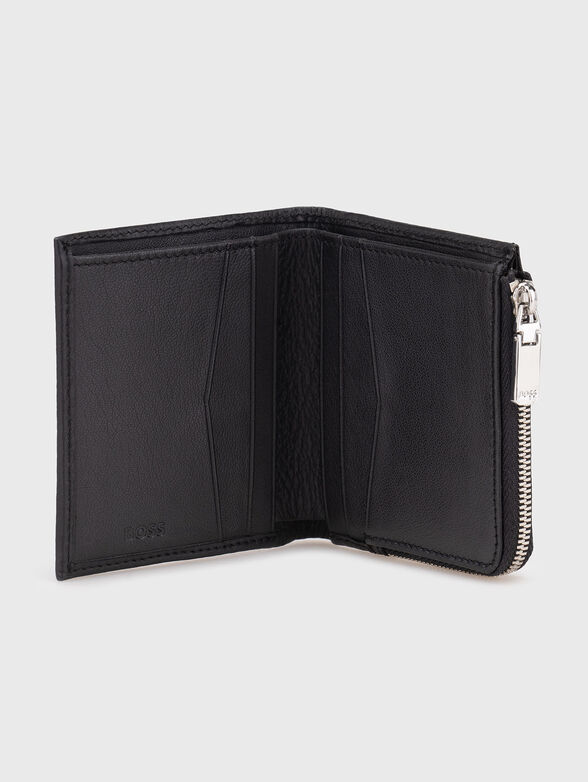 Leather wallet with embossed logo - 3