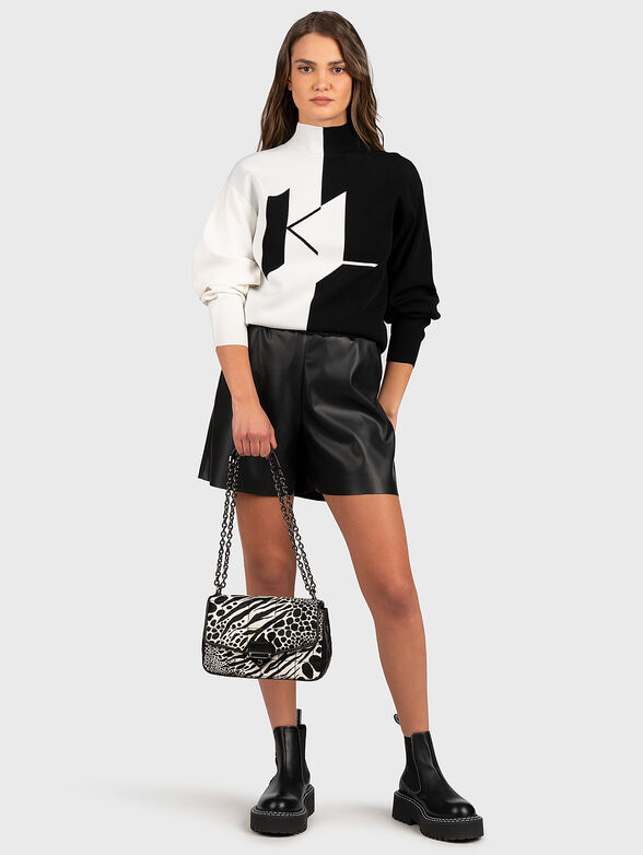 Sweater in black and white color with logo accent - 2