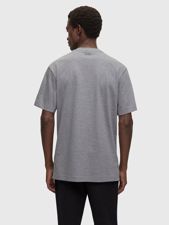 Black t-shirt with contrasting detail - 3