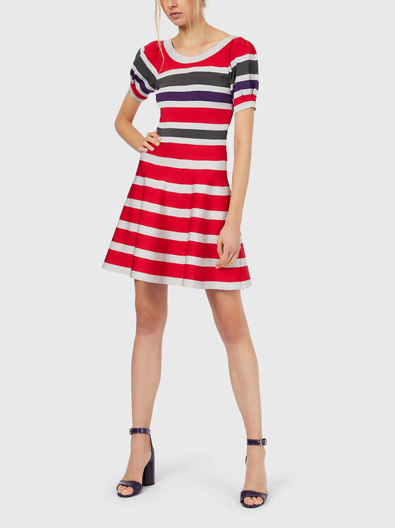 Rochie mini în dungi cu mâneci bufante - 1