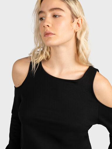 Black off-shoulder jumpsuit - 5