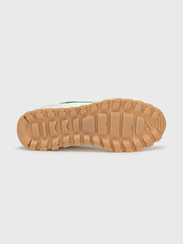 Sports shoes with contrasting appliqué - 5
