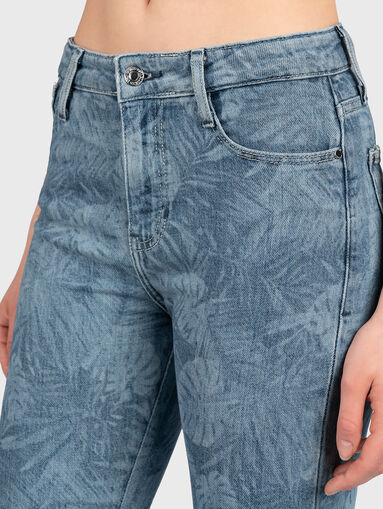 Jeans with a floral print - 3