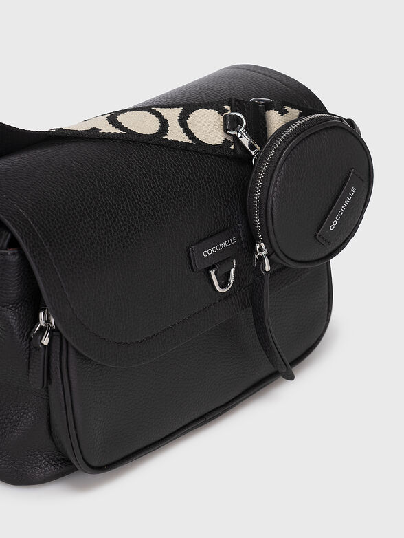 Black crossbody bag with metal detail - 4