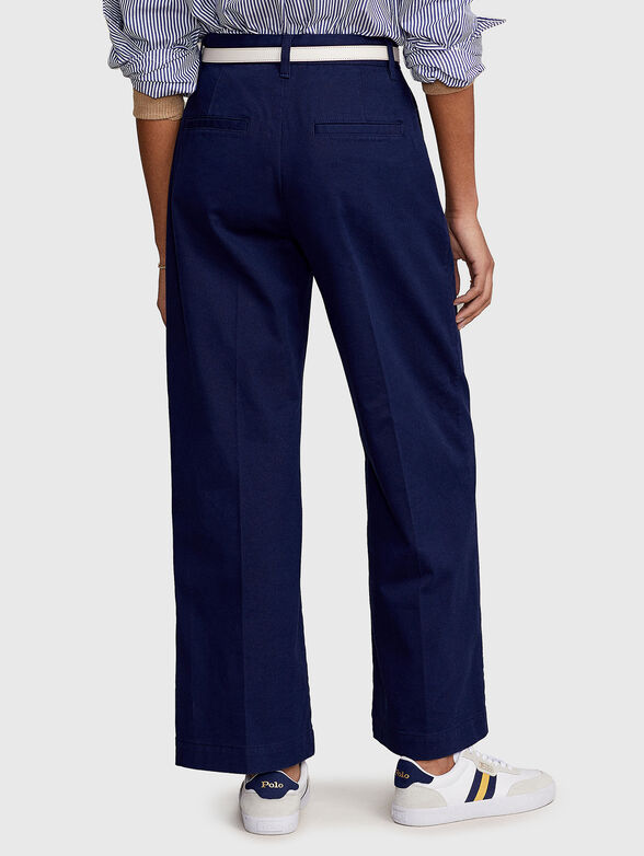 Cropped chino trousers with wide legs - 2