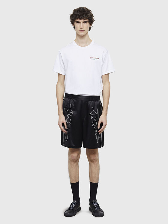 Shorts with contrasting embroidery - 1