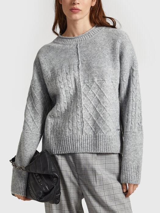 ERIKA sweater with oval neckline