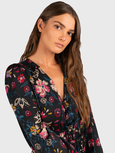 Long sleeve dress with floral motifs - 3