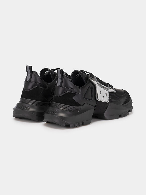 Black sport shoes with silver inserts - 3