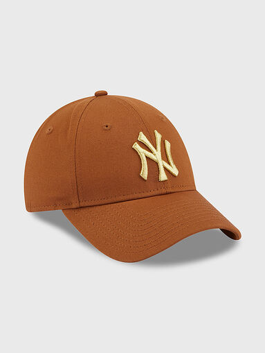 Brown cap with embroidery - 3