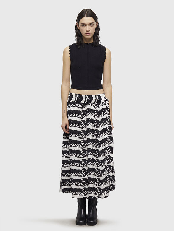 Long skirt with contrasting print - 4