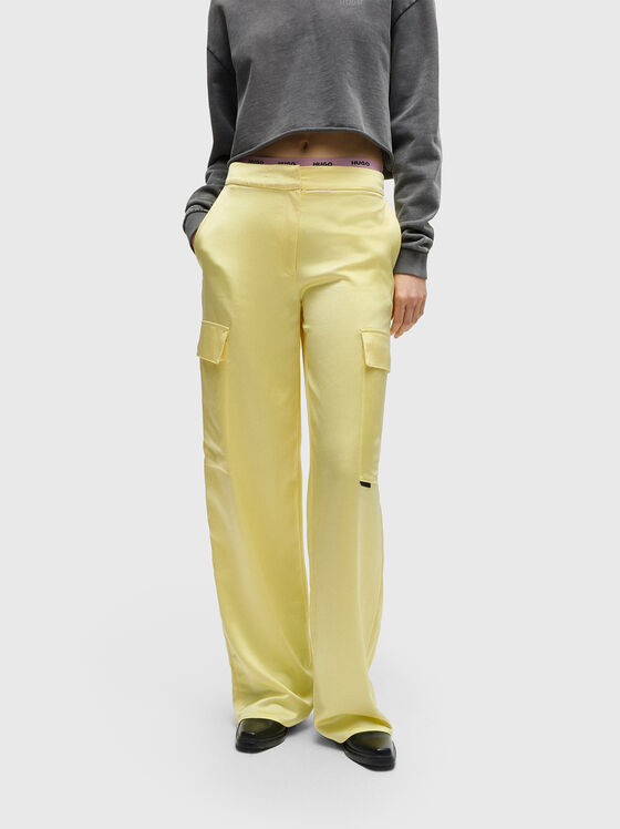 Pantaloni cargo cu efect satinat HAKILA - 1