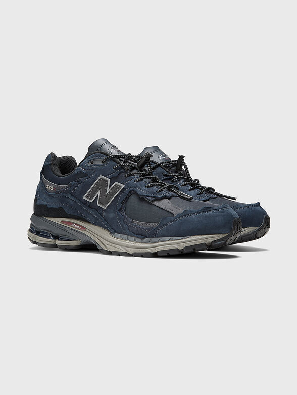 2002 sneakers with logo detail - 2