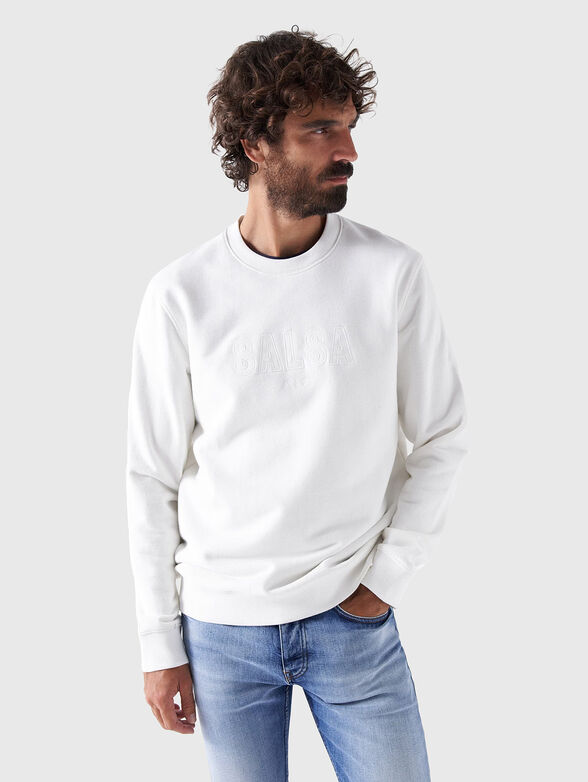 White sweatshirt with logo inscription - 1