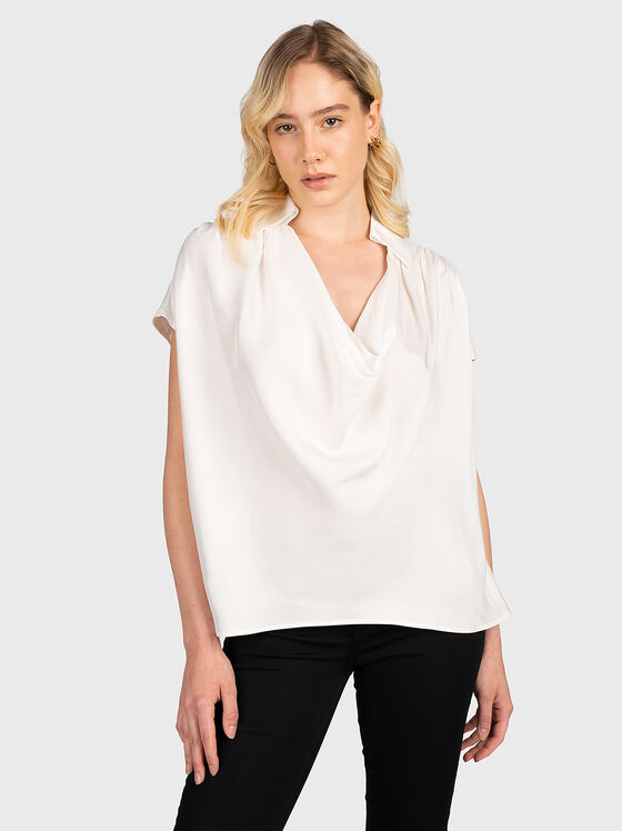 Viscose blouse with a fancy neckline - 1