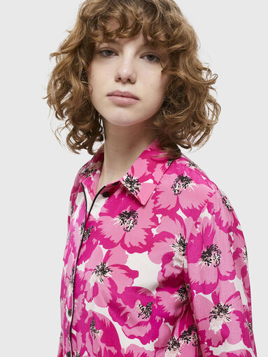 Shirt with accent floral print - 5