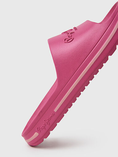 Beach slippers with logo accent - 4