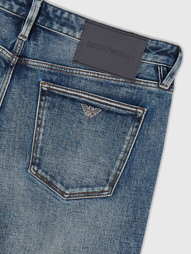 Blue jeans with crease  - 3