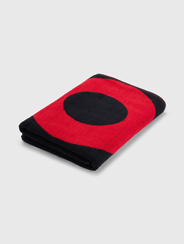 Black beach towel with contrasting logo - 2
