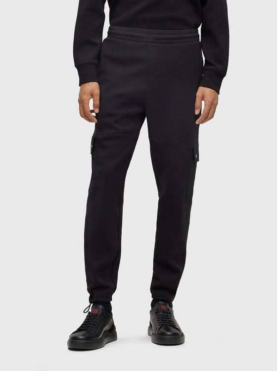 Pantaloni sport cu buzunare de accent - 1