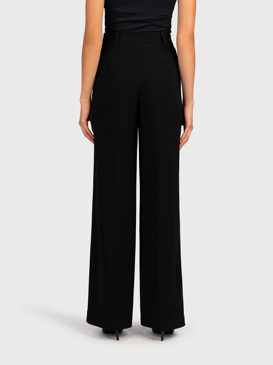 Pantaloni negri cu pliuri - 2