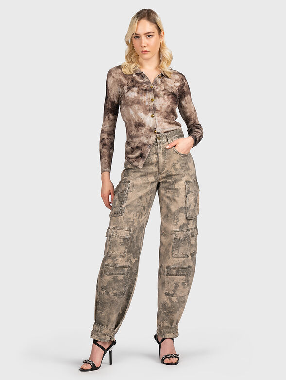Jeans with camouflage print and accent pockets - 6