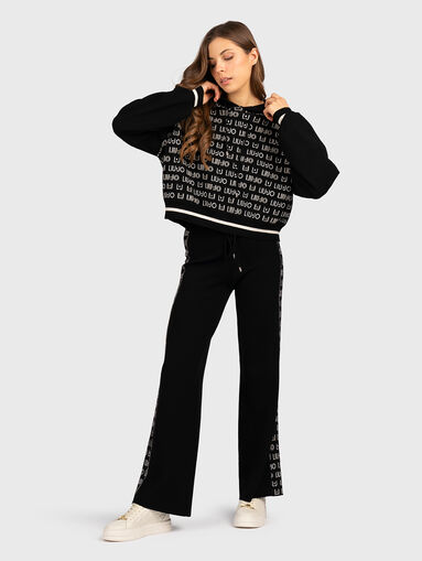 Sweatshirt with contrast logo print - 5