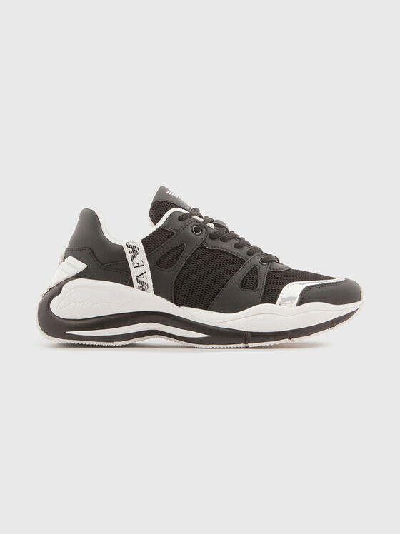 Sports shoes with logo details - 1