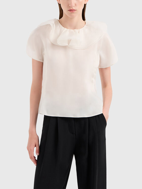 Tricou cu decolteu accentuat - 1