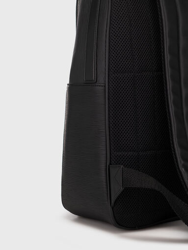 Black backpack with logo detail - 3