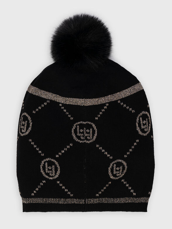 Black hat with logo details - 2
