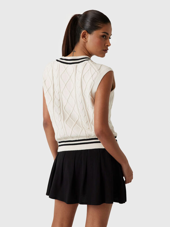 Cable knit V-neck sweater - 3