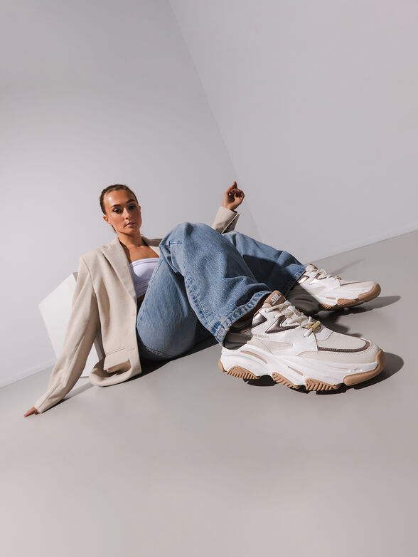 PROGRESSIVE sports shoes with contrasting details - 2