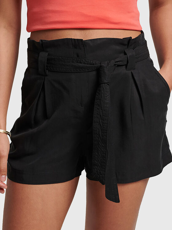 Pantaloni scurți cu curea - 1