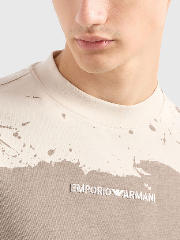 T-shirt with oval neckline - 4