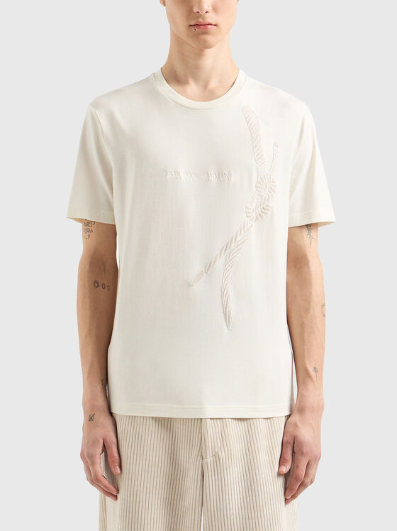 Tricou cu broderie accentuată - 1