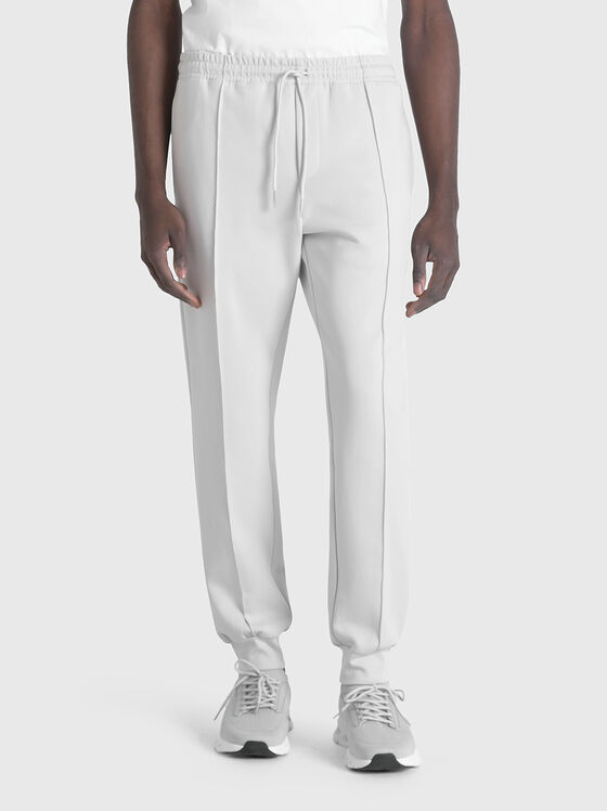 Pantaloni cu talie elastică și buzunare - 1