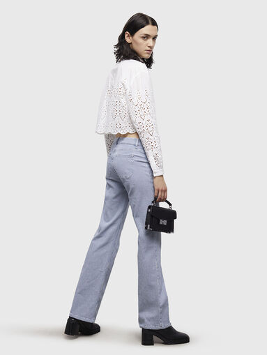 Short white shirt with broderie anglaise - 4