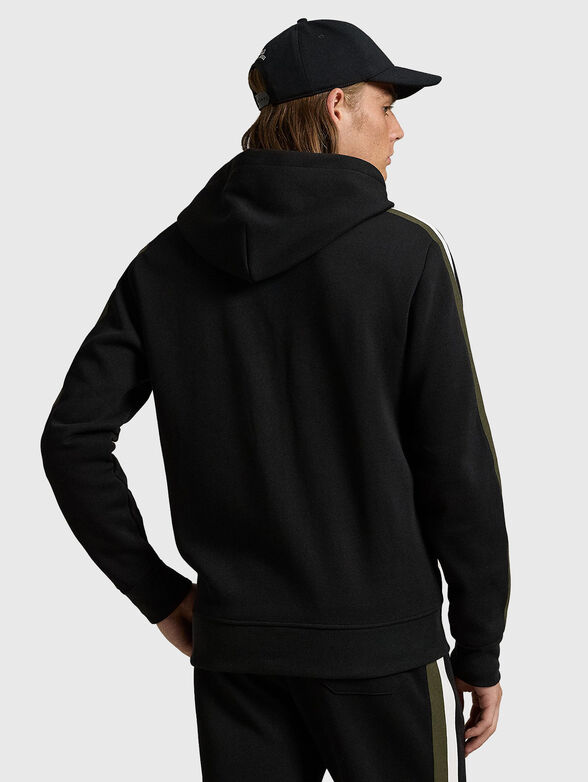 Sweatshirt with contrasting sleeve stripes - 3