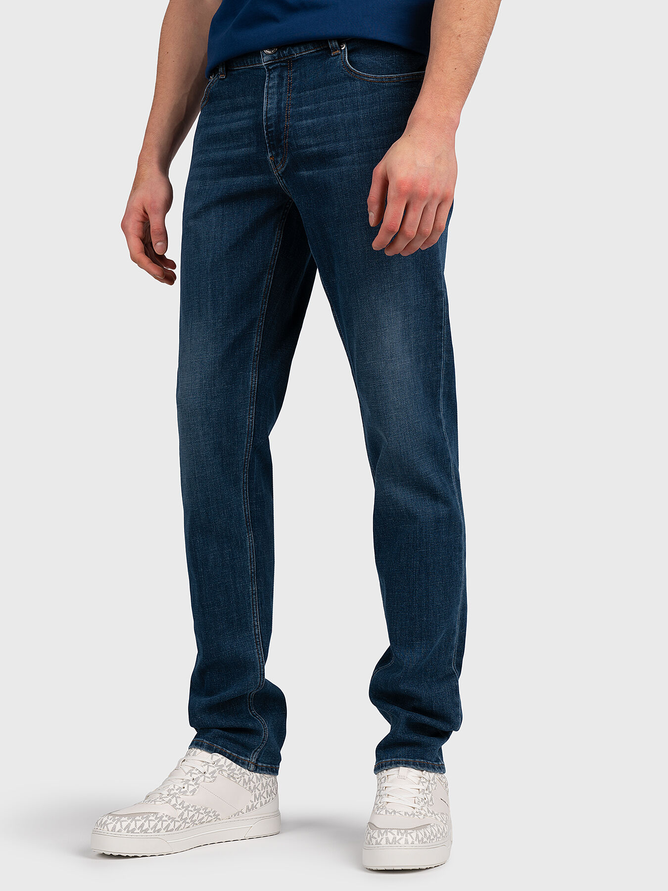 Trussardi discount 370 close