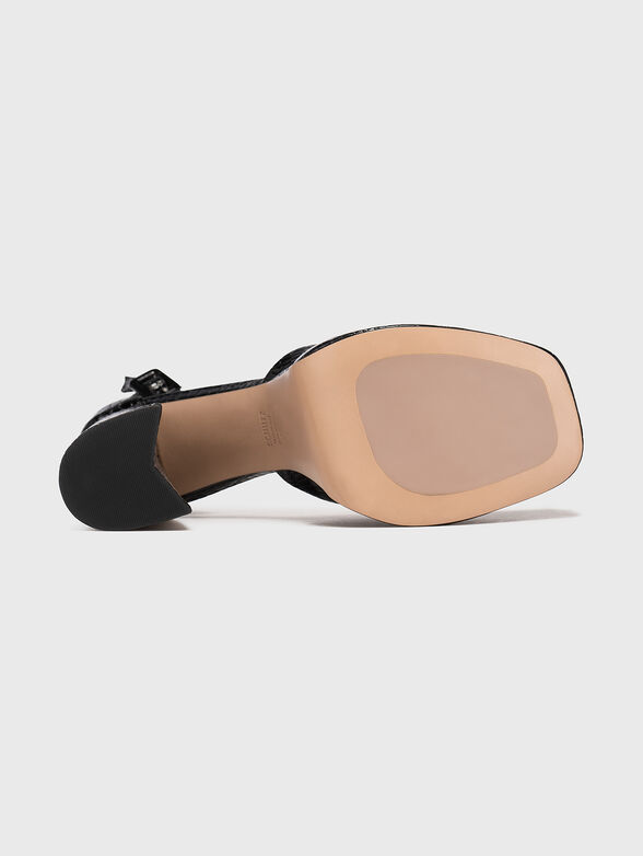 Black shoes with croc texture - 5