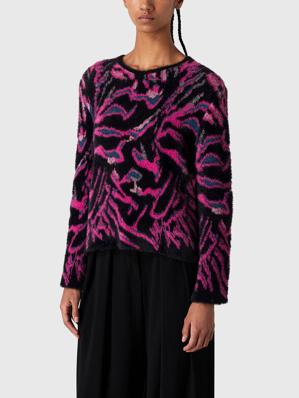 Sweater with oval neckline and accent print - 1