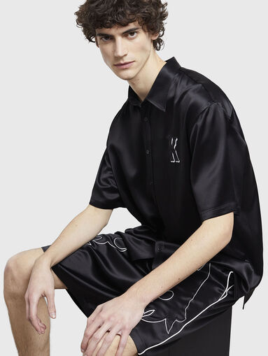 Shorts with contrasting embroidery - 4