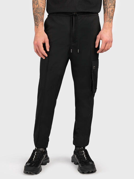 Trousers with cargo pocket - 1