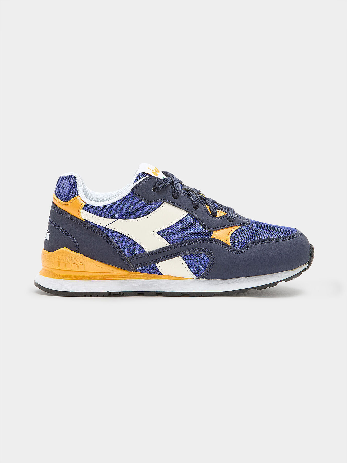 Diadora colorate top