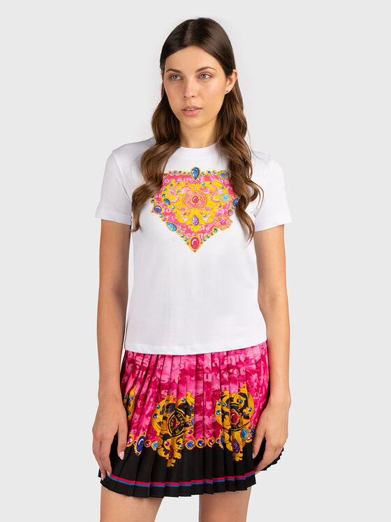 Tricou alb cu imprimeu accentuat - 1