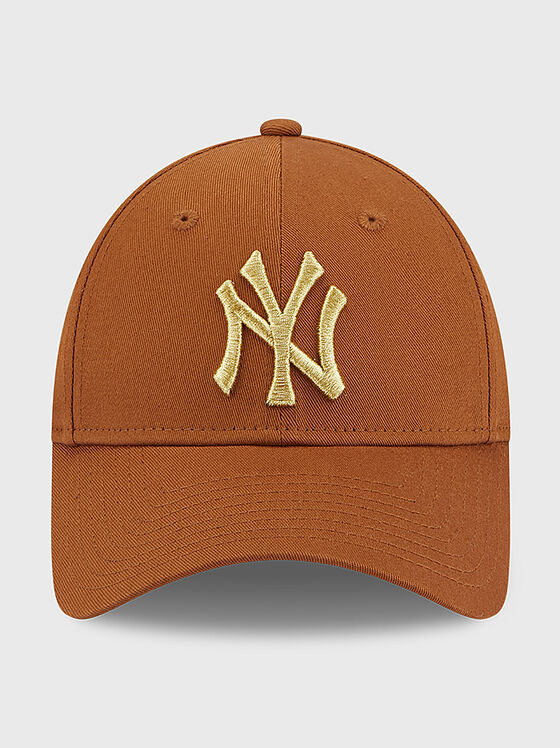 Brown cap with embroidery - 1